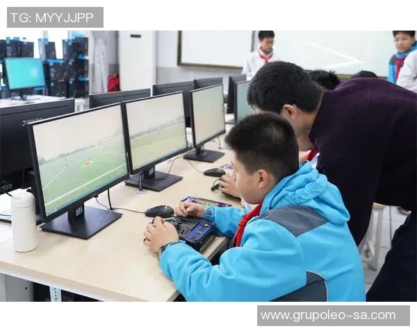 云端飞行的极致挑战模拟飞行世界赛展现精准操控与技术极限